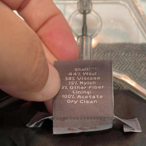 Ann Taylor sz 8 P Blazer. 2 button closure. Waist coat. Herringbone design - Picture 3 of 10